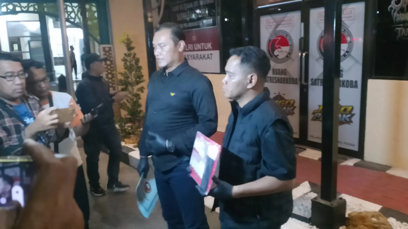 Modus Ranjau Terbongkar! Satresnarkoba Tanjung Perak Ciduk Pengedar 95,44 Gram Sabu