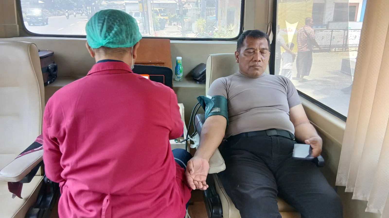 Polres Pasuruan Gelar Bakti Sosial Donor Darah di Bangil, Saat Peringatan HUT Humas Polri ke-75