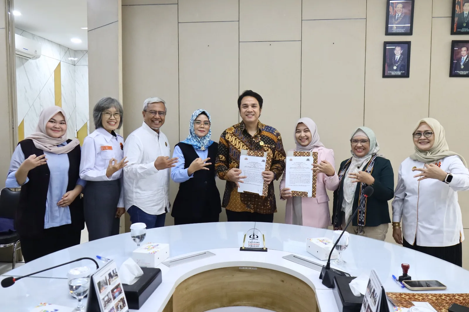 PT Azwari Berlian Traaz dan IKAPTRI Tandatangani MoU, Dorong Sinergi Pembangunan Ekosistem Pariwisata Ramah Muslim