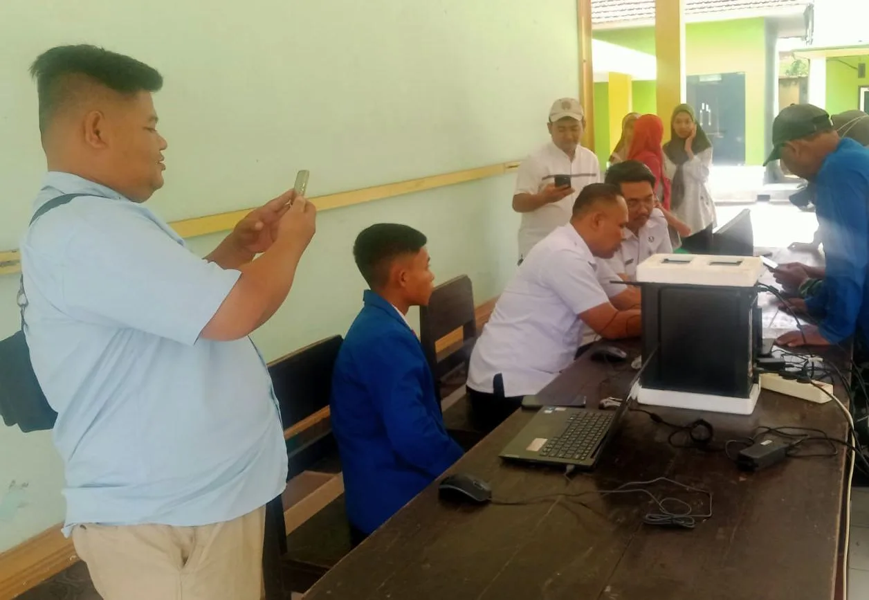 Percepat Digitalisasi Bantuan Sosial, Pemcam Puger Bersama Pemerintah Desa Wonosari Laksanakan Aktivasi IKD dan Pendaftaran Agen Perlinsos